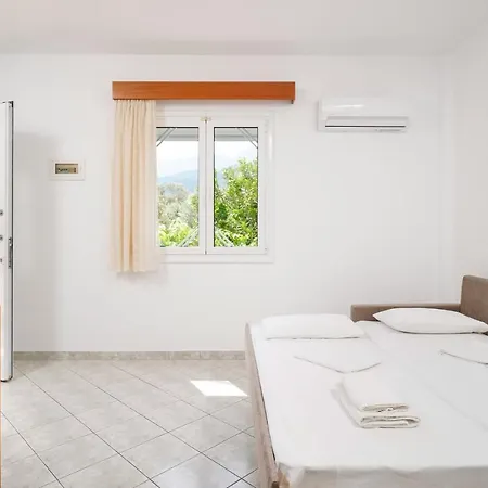 Apollonio * Chrysi Ammoudia